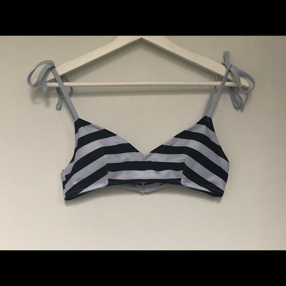 American Eagle bikini top - Picture 2 of 3